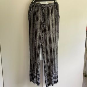 Woman wide leg pants. EUC. Large - make offer